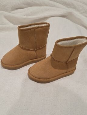 Kids Tan Cozy Boots - Plush Lined Slip-On